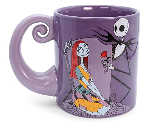 The Nightmare Before Christmas Disney Jack & Sally Keramiktasse mit Spiralgriff von Silver Buffalo