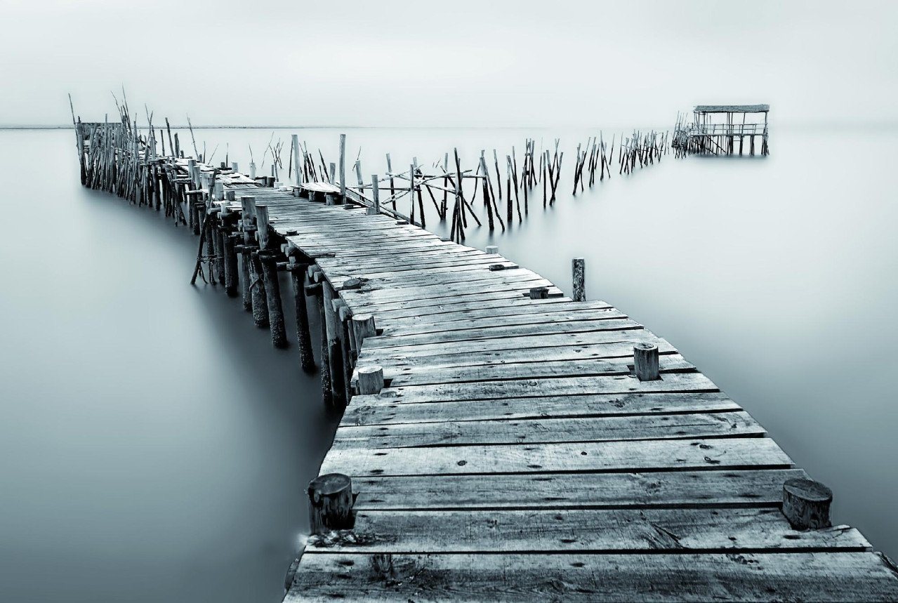 The Wall - the art of framing AG Wandbild Deco-Block Bild - Steg schwarz-weiß 118 x 78 cm, Natur The Wall - the art of framing AG Wandbild Deco-Block Bild - Steg schwarz-weiß 118 x 78 cm, Natur von The Wall - the art of framing AG