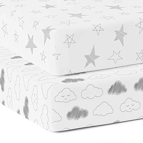 TWC Spannbettlaken für Babybetten 140x70x20 cm [Matratze Nicht im Lieferumfang enthalten] Reine Bio-Baumwolle | Superweicher, atmungsaktiver Twill-Stoff für Kleinkinder - Star & Clouds von The White Cradle