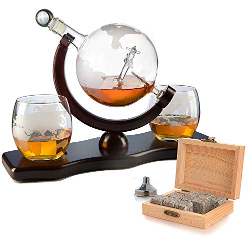 The Wine Savant Geätzte Welt Dekanter Globus - Whiskey Geschenkset mit antikem Flugzeug, Steinen, 2 Weltkarten-Gläsern - Pilotengeschenk, Hausbar-Dekor von The Wine Savant