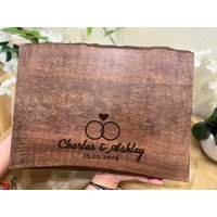Personalisierte Butcher Block Schneidebrett, Benutzerdefinierte Käsebrett, Geschenk Für Paar, Housewarming, Hochzeit, Jubiläum von TheArtisansTales