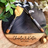 Personalisierte Charcuterie Boards, Individueller Name, Hochzeitsgeschenk, Anpassen Von Giveaways, Brautparty, Verlobungsgeschenk von TheArtisansTales