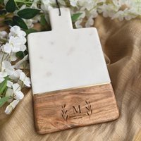 Personalisiertes Charcuterie Board Mit Griff, Schneidebrett Gravur, Benutzerdefinierter Name, Geburtstag, Wertschätzung Des Chefs, Geschenk Für von TheArtisansTales