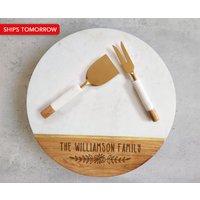 Personalisiertes Käsebrett Mit Messer Und Gabel, Neuer Hausbesitzer, Maklerabschluss, Danke, Marketing Chefgeschenk von TheArtisansTales