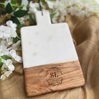 Personalisiertes Marmorholzbrett, Käsebrett Mit Individueller Gravur, Für Den Besten Freund, Die Wertschätzung Von Mitarbeitern, Geburtstag von TheArtisansTales