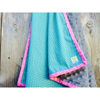 Baby Mädchen Chevron Decke - Türkis Und Rosa Baby-Decke Shower Geschenk Minky Babydecke von TheBabblingBean