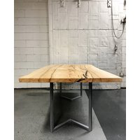 Custom Live Edge Esstisch von TheBeardedBowtie