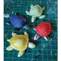 Obst-Thema Schildkröten-Magnete - Niedliches Handgemaltes Wohndekor, Erdbeer-Limetten-Zitrone Und Blaubeere von TheBeastBoutique