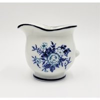 Blau Weiß Kleine Keramik Blumenvase Ftd Vintage Krug Milchknäuer Boho Bauernhaus von TheBeeskneesTreasure