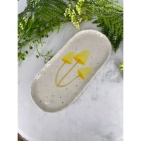Gelbe Pilz Ovale Schmuckschale, Handgefertigte Keramik Versandbereit von TheBoordPotter