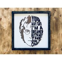 John Lennon Dreamer Sign | Dekor Schild Im Landhausstil Friedensdekor 3D Design John Lennon Dreamer Sign | Dekor Schild Im Landhausstil Friedensdekor 3D Design von TheBossFactory