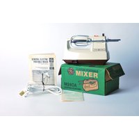 Vintage Arbeits Ge Handmixer | Originalkarton Und Anleitung von TheBuffaloEstate