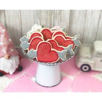 Fake Valentinstag Herz Mit Pfeil Keksen/Kekse Faux Essen Tiered Tablett Dekor von TheBusyBeeFactory