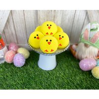 Gefälschte Küken Frühlings-Makronen/Makronen Oster-Essen Tablett-Dekoration Ostern-Dekoration von TheBusyBeeFactory
