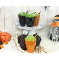 Mini Fake Halloween Skull Drink I Dekor Faux Food Bauernhof Slushie von TheBusyBeeFactory