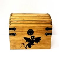Medium Guardian Dragon Chest/Andenken Box Personalisierte Pyrografie Holz Gebrannt von TheCarpentersD