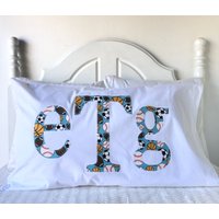 Kissenbezug - Monogrammiert Kinder Slumber Party Gefälligkeiten Benutzerdefinierte Spaß Geschenk von TheCarrotPatchShop