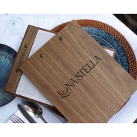 Menühalter Aus Walnussholz Für Restaurant & Home Wet Bar | A4, Legal, Letter Size Menu Board Display von TheChefsEmporium