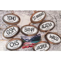 Handbemalte Reise-Urlaubs-Ornamente Aus Holz von TheChelseaCollect