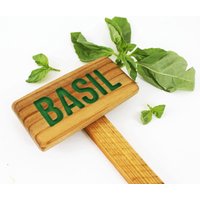 Basil Kräuter Gartenschild, Bemaltes & Ölgesiegeltes Zedernholz Hand Geroutet, Kräuter, Gartengewürze, Personalisiertes Gartenschild von TheCommonSign
