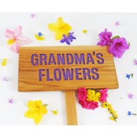 Omas Blumen, Grandma's Mom's Blumen Gartenschild, Hand Gefräst, Geschenk Für Mama, Personalisiertes Benutzerdefinierter Name von TheCommonSign