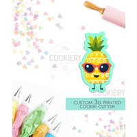 Coole Ananas Ausstecher - Sommer Obst Mit Sonnenbrille 3D Gedruckt Ausstechform Tck22136 von TheCookierydotCA