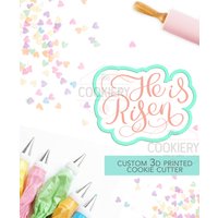 Er Ist Auferstanden Ausstecher, Frohe Ostern Kalligraphie 3D Gedruckter Ausstecher - Und Schablone -Tck12114 Er Ist Auferstanden Ausstecher, Frohe Ostern Kalligraphie 3D Gedruckter Ausstecher - Und Schablone -Tck12114 von TheCookierydotCA