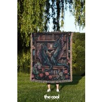 Drachen Lese Buch Gewebte Decke Whimsigoth Bibliothek Kunst von TheCoolRuler