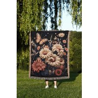 Floral Schmetterling Gewebte Decke Dunkles Cottagecore Dekor von TheCoolRuler