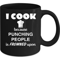 Ich Kochen Ist Kochen Weil Menschen Stanzen Geschenk, Weihnachten, Geburtstagsgeschenk Für Cooking-Enthusiasten Schwarz Becher Verpönt von TheCoolSloth