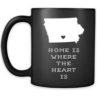 Iowa Tasse Kaffee-Becher - Haus Ist, Wo Das Herz Ist Becher Kaffee Zustand 11 Unzen Schwarz Us State Tassen von TheCoolSloth