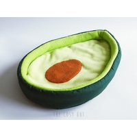 Kuschelbett, Kuschelnest, Gemüsebettchen "Avocado" Für Meerschweinchen Und Igel von TheCosyHut