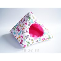 Kuschelzelt, Kuscheltipi, Kuschelhöhle, Kuschelpyramide Für Meerschweinchen Und Igel | Schmetterlinge/Pink von TheCosyHut