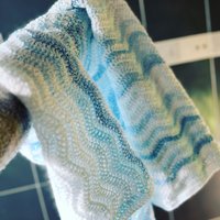 Gehäkelte Babydecke Blaue Welle Taufgeschenk von TheCosyPotato