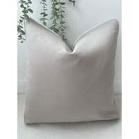 style No. 60 - Luxus Taupe Outdoor Scatter Kissen Perfekt Für Sofas Möbel Pergola Accessoires Von The Couture von TheCoutureCushion