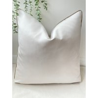 stil Nr. 86 - Luxuriöse Weiße Outdoor-Kissen, Perfekt Für Möbel-Pergola-Accessoires Outdoor-Sofas von TheCoutureCushion