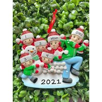 6 - Schneeball Kampf Familie Ornament | Hand Personalisiert Keramik Weihnachtsverzierung Handgeschrieben Baum Große Familie von TheCrazyOrnamentLady