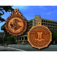 Fbi Abzeichen Oder Emblem Hängende Verzierung Aus Holz von TheCreativeEngraver