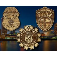 Hölzerne Milwaukee Polizei Abzeichen Oder Schulter Patch Ornament von TheCreativeEngraver