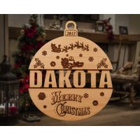 Personalisierte Hölzerne Namensausschnitt-Weihnachtsverzierung von TheCreativeEngraver