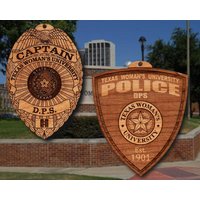 Texas Womans Univ Abzeichen Oder Schulter Patch Ornament Aus Holz von TheCreativeEngraver