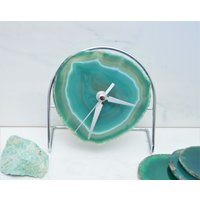 Silber Grün Achat Tischuhr - Moderne Geode Schreibtischuhr Grüne Schwester Geburtstagsgeschenk Weihnachtsgeschenke Unter 60 von TheCrushedCrystal