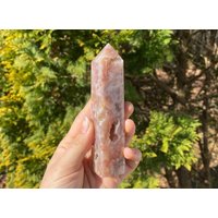 Druzy Blütenachat Mit Pink Amethystturm Kristall | Rosa Amethyst-Kristallspitze von TheCrystalHoard
