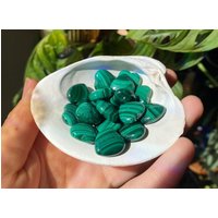 Malachit Mini Herz Kristall von TheCrystalHoard