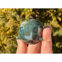 Moosachat Wal Kristall Schnitzerei | Einzigartiger Tierkristall Mit Druzy von TheCrystalHoard