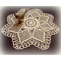 Ecru Häkeln Doily15"Lovely Star-Flower von TheDelicateStitch