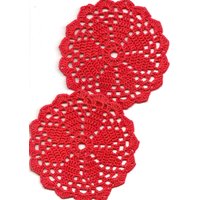 2 Mini Häkeldeckchen Spitzendeckchen Tischdekoration Gehäkeltes Deckchen Herzstück Handgemachtes Hochzeitsdeckchen Serviette Boho Dekor Runde Rote von TheDoiliesEmporium