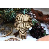 Personalisierter Heißluftballon Christbaumschmuck Holzkugel Lasergraviert Holz Name Personalisieren Baum Dekoration Irish von TheDribblyYak