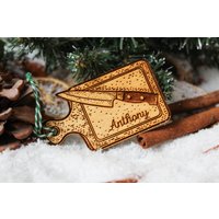 Personalisierter Koch Weihnachtsschmuck Schneidebrett Holz Lasergravur Rustikaler Holzname Personalisiere Dekoration Irisch von TheDribblyYak