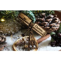 Personalisiertes Fernrohr Weihnachtsbaumschmuck Astronomie Sterne Mond Holz Laser Graviert Baumschmuck von TheDribblyYak
